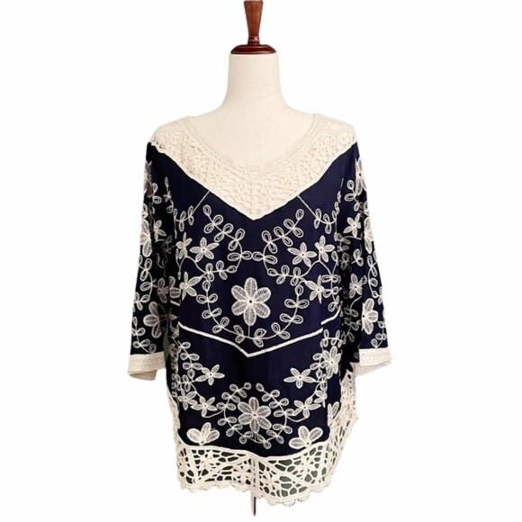 NWT Solitaire Top Women's Size XL Crochet-Trimmed Embroidered Navy Boho Poncho - Picture 14 of 14